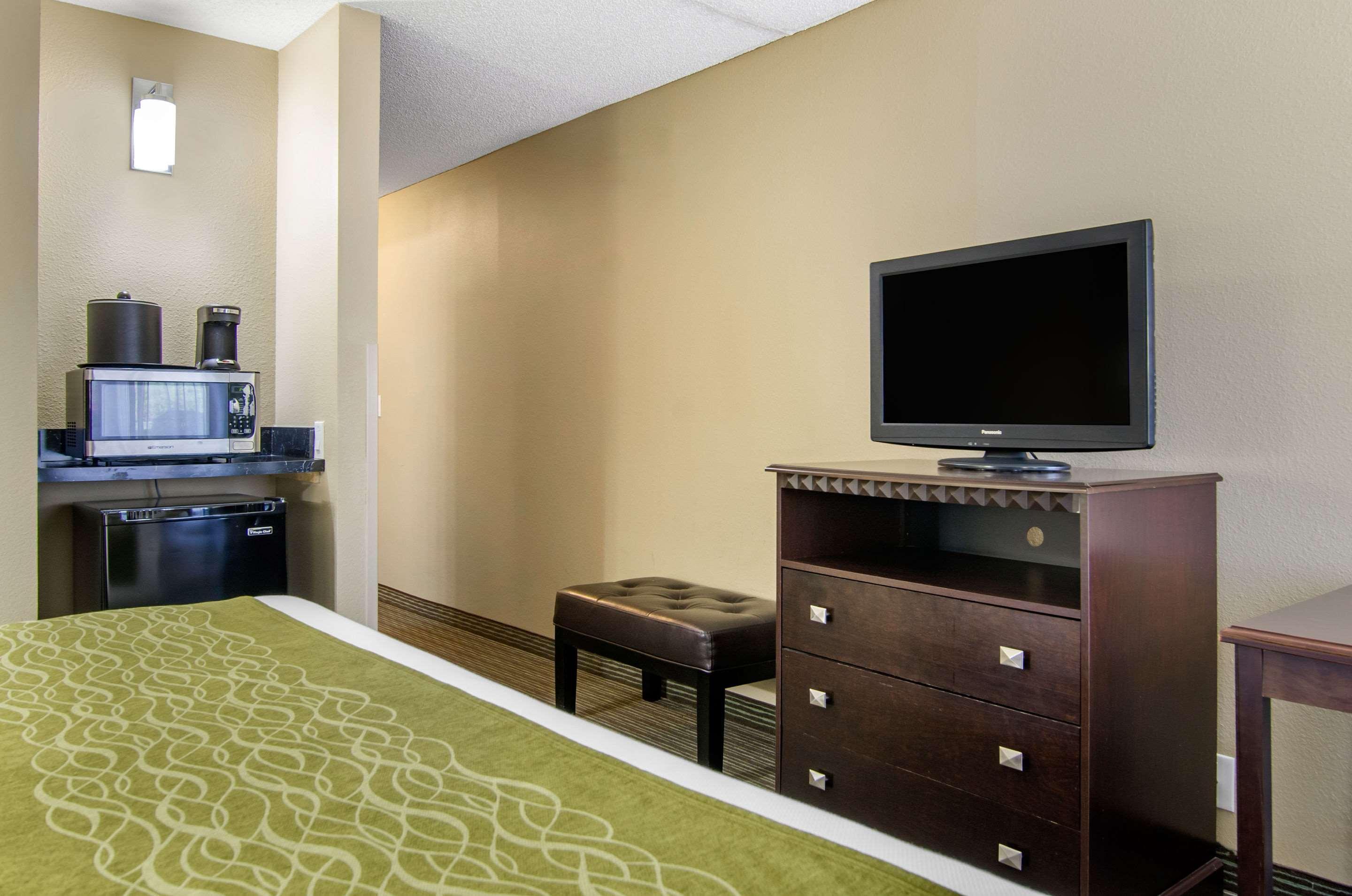 Comfort Inn & Suites Kansas City - Northeast Экстерьер фото