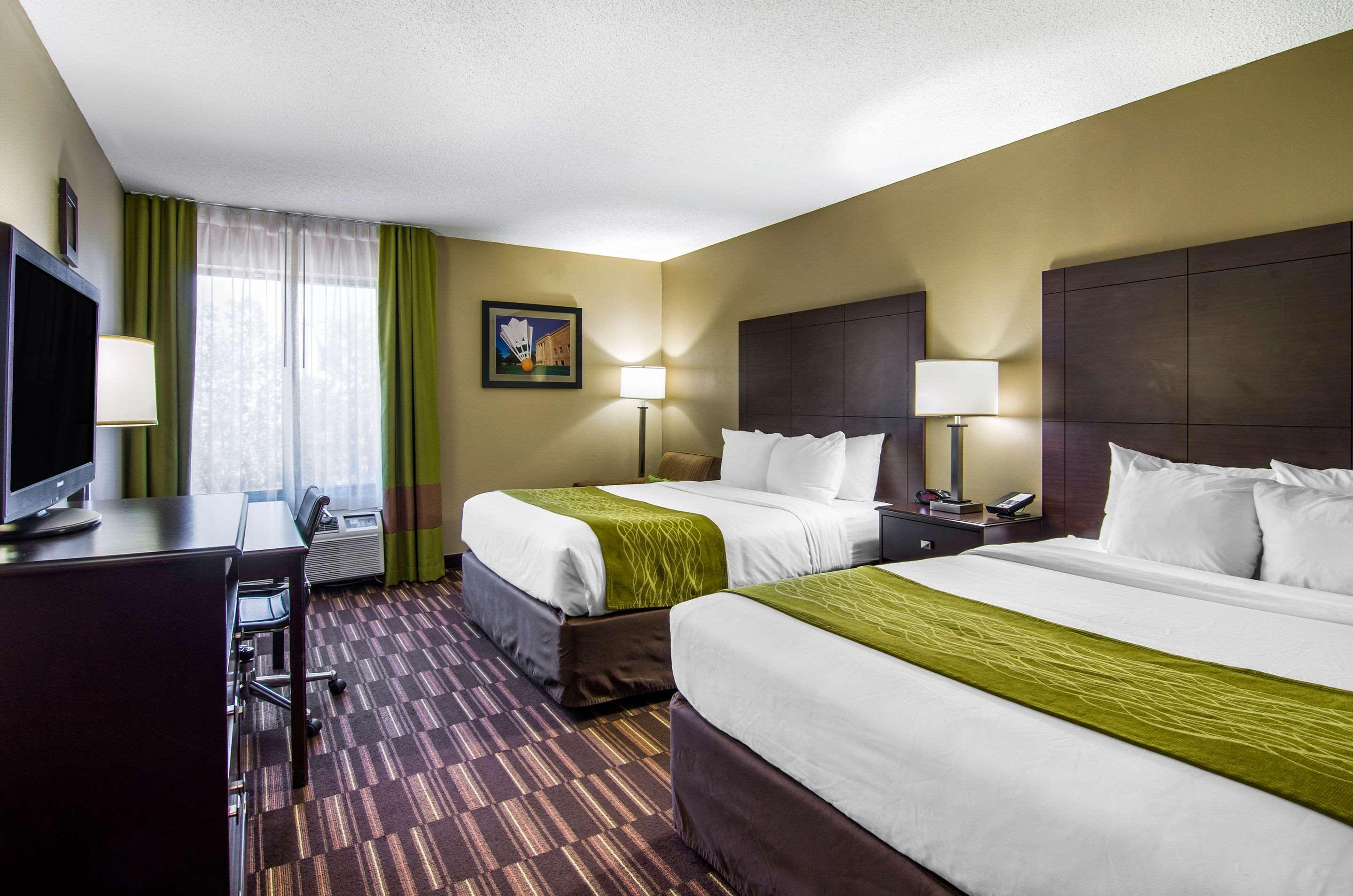 Comfort Inn & Suites Kansas City - Northeast Экстерьер фото