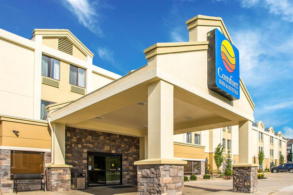 Comfort Inn & Suites Kansas City - Northeast Экстерьер фото