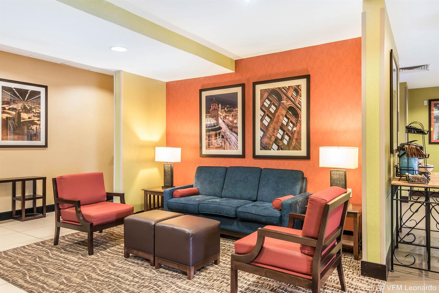 Comfort Inn & Suites Kansas City - Northeast Экстерьер фото