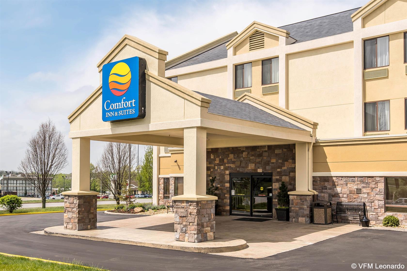 Comfort Inn & Suites Kansas City - Northeast Экстерьер фото